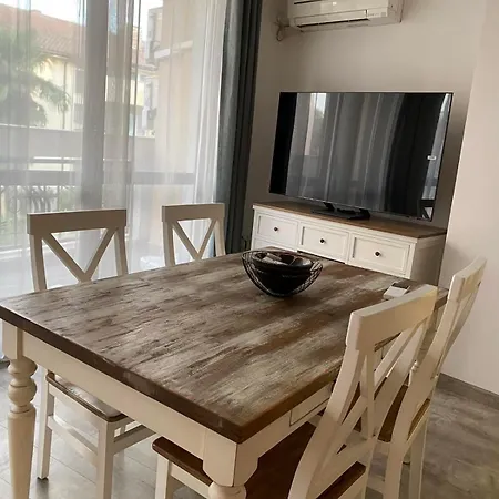 Sea Garden Apartment, Excellent Location With Free Parking Burgas