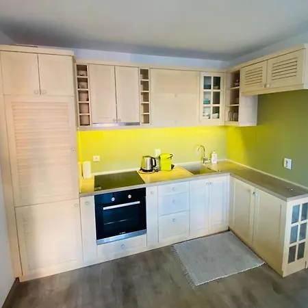 Sea Garden Apartment, Excellent Location With Free Parking Apartment Burgas
