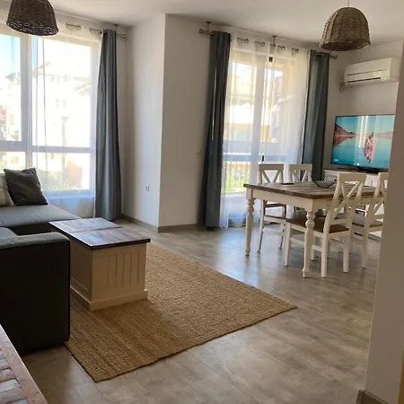 Sea Garden Apartment, Excellent Location With Free Parking Apartment Burgas