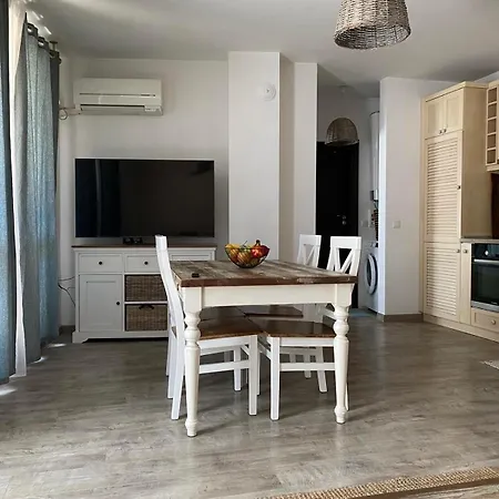 Sea Garden Apartment, Excellent Location With Free Parking Burgas