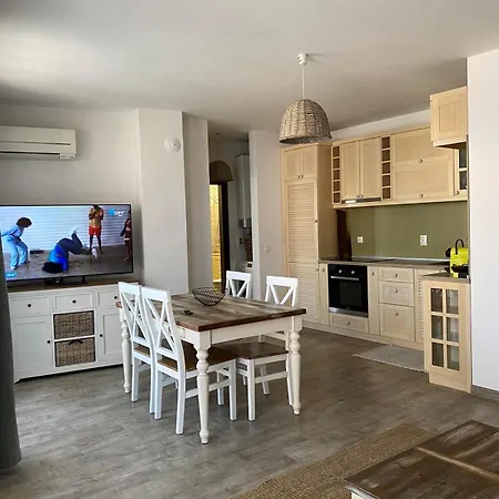 Sea Garden Apartment, Excellent Location With Free Parking Apartment Burgas