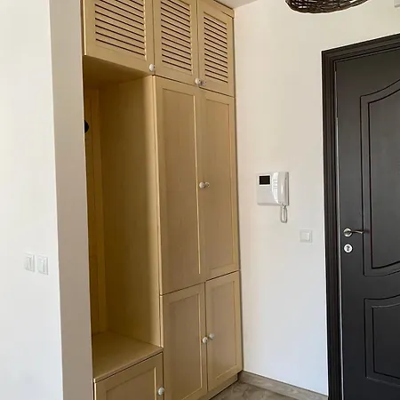 Sea Garden Apartment, Excellent Location With Free Parking Apartment Burgas